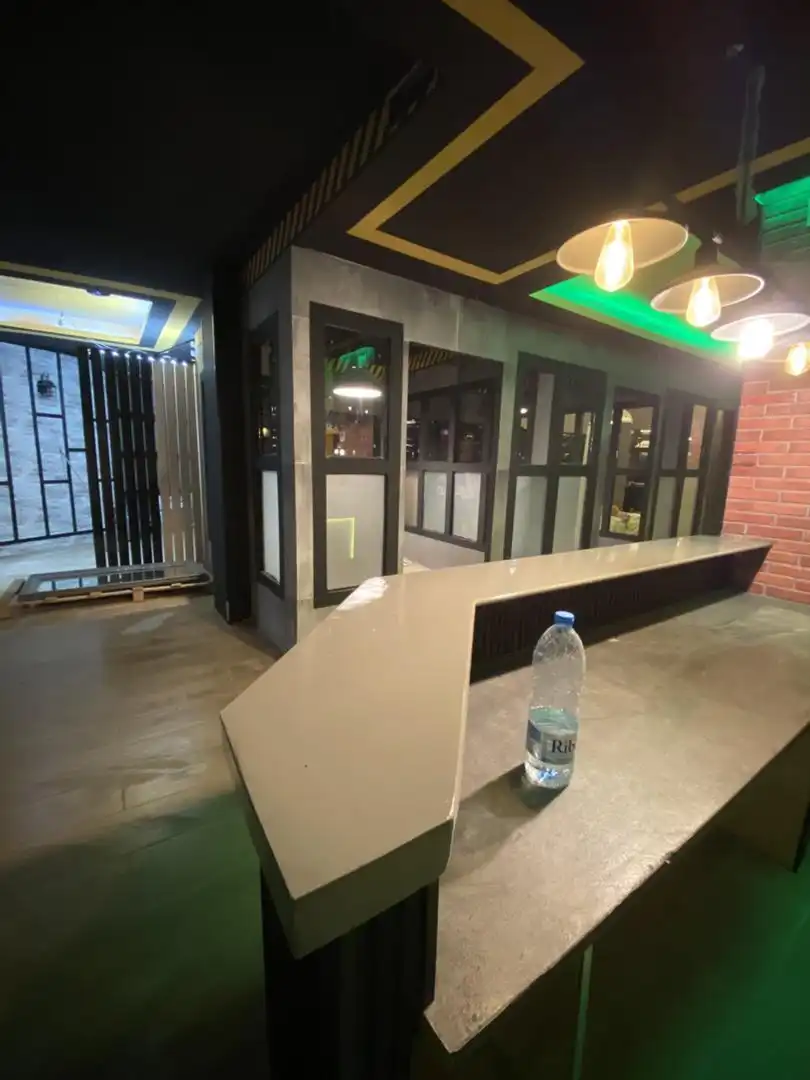 Local comercial en  Carrer de Miquel Servet 31 - Foto 4