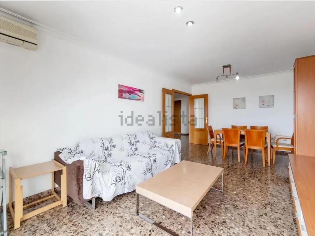 Piso en  Carrer de Carmen Estellés 10 - Foto 4