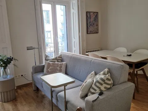 Piso en calle de Bretón de los Herreros, 35