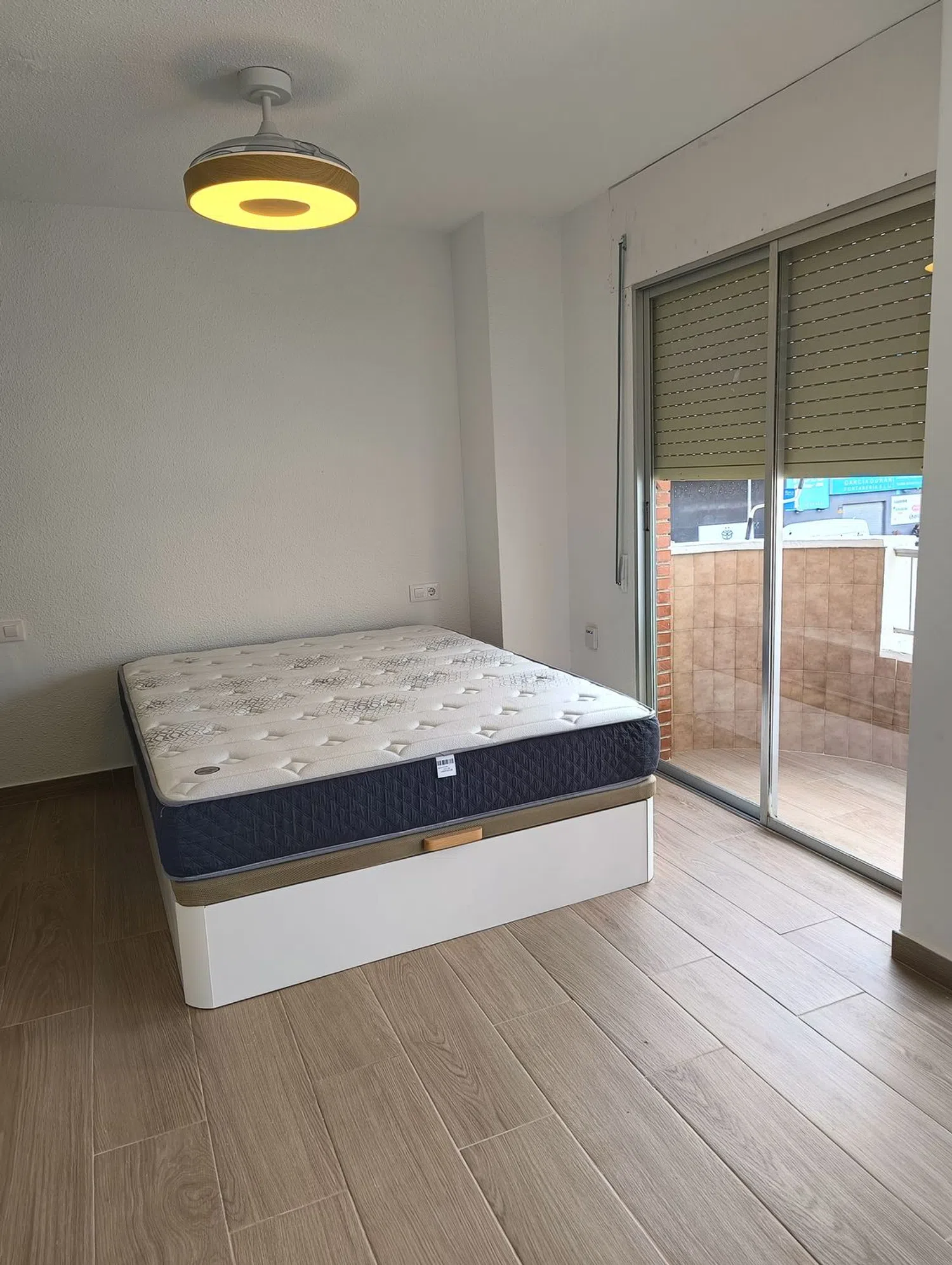 Estudio en calle Germanies, 30 - Foto 2