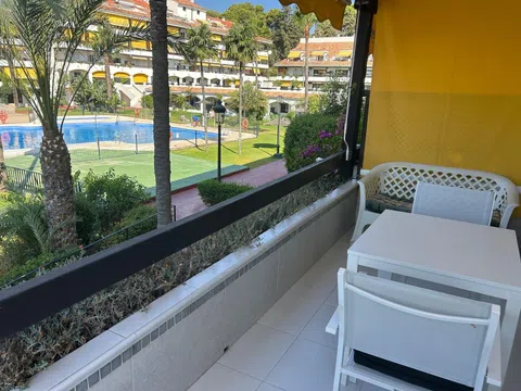Piso en Urbanizacion La Carolina. Edificio Acuario, 125 Apartamento