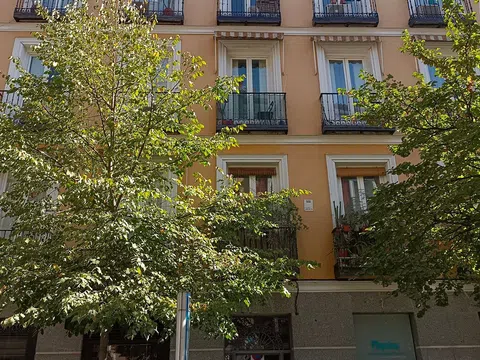 Piso en calle de Valverde, 26