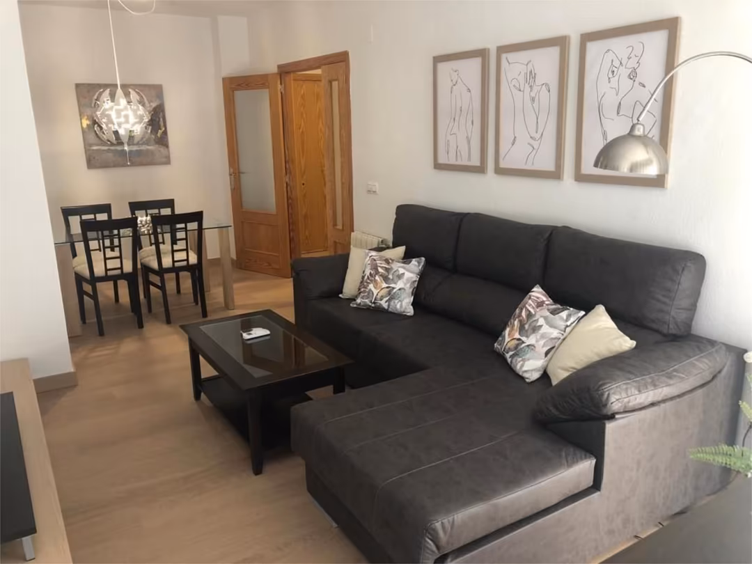 Piso en  Calle Pintor Muñoz Barberán 3 - Foto 2