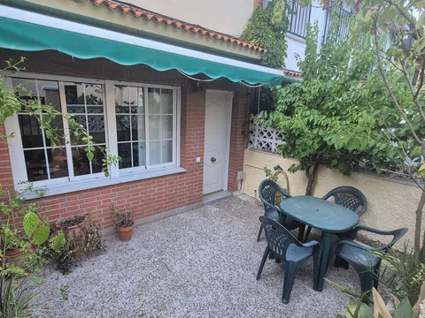Casa independiente en calle de Vélez Blanco, 450