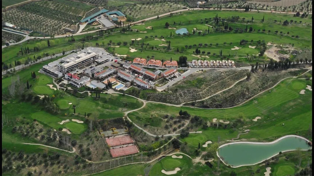 Casa adosada en  Calle Campo de Golf 10 - Foto 1