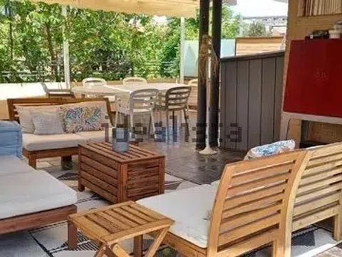 Chalet adosado en calle Viña, 9