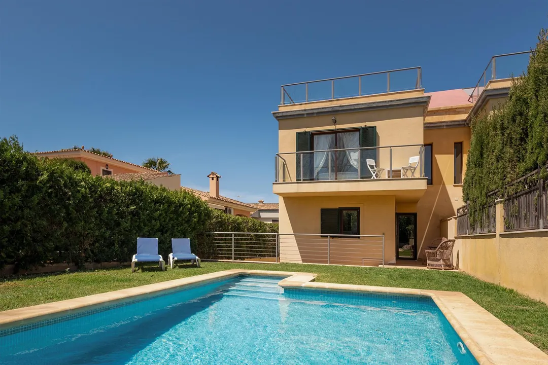 Casa adosada en  Carrer de Mart 57A - Foto 1