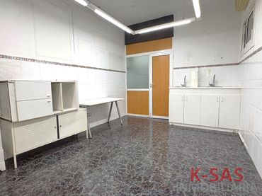 Local comercial en  Carrer de Llevant 82 - Foto 5