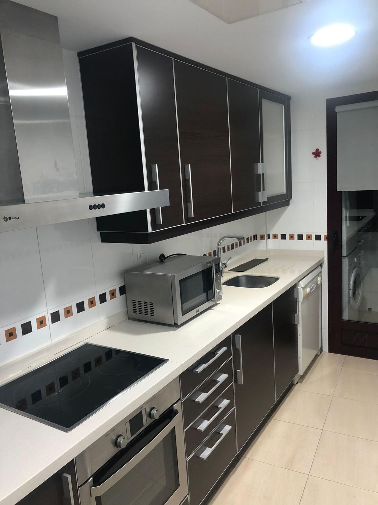Piso en Plaza Brigada Paracaidista, 4, Zona Juan Carlos I - Avenida de Europa - Foto 6