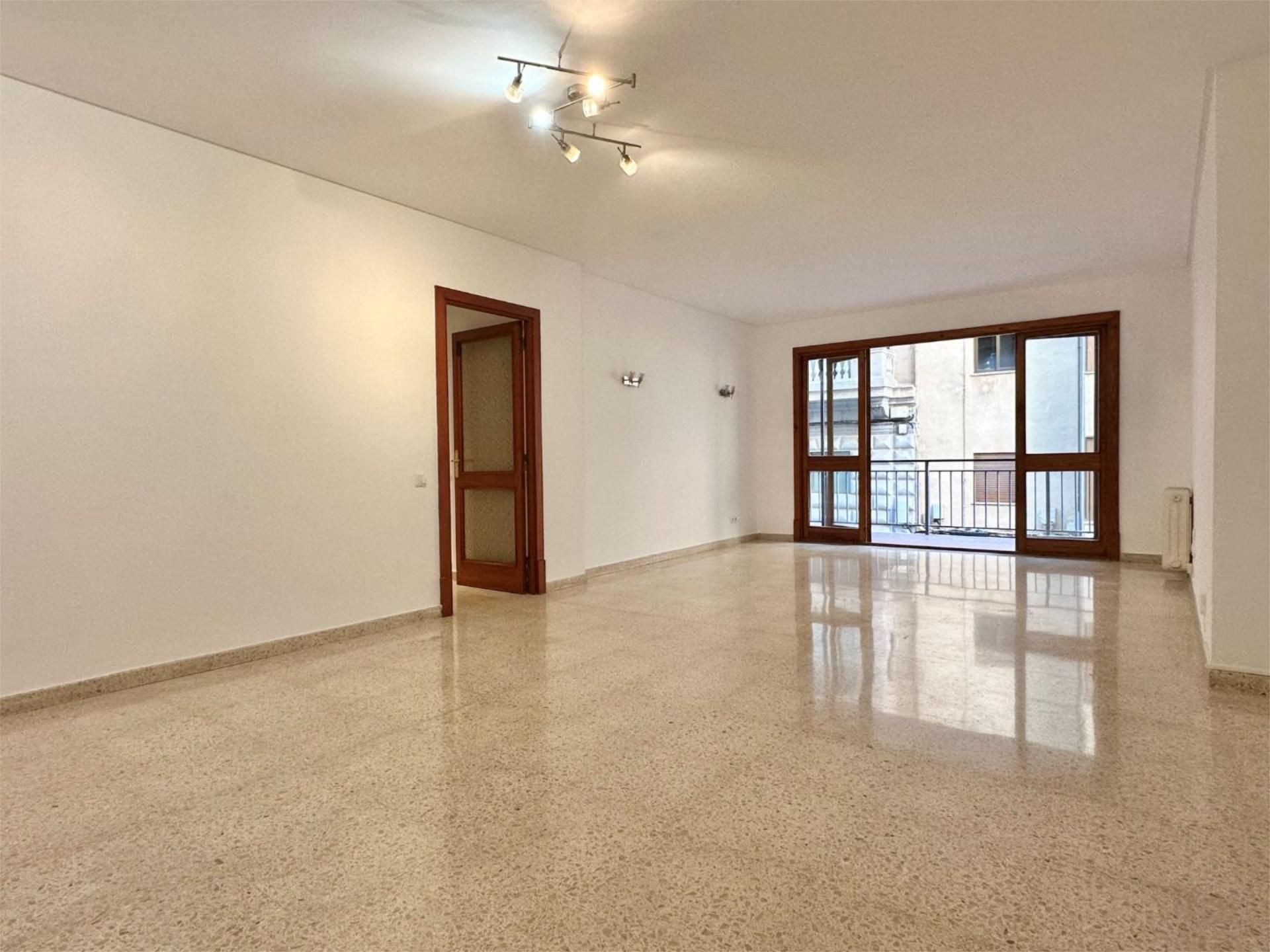 Piso en  Carrer de la Reina Esclaramunda 6 - Foto 3