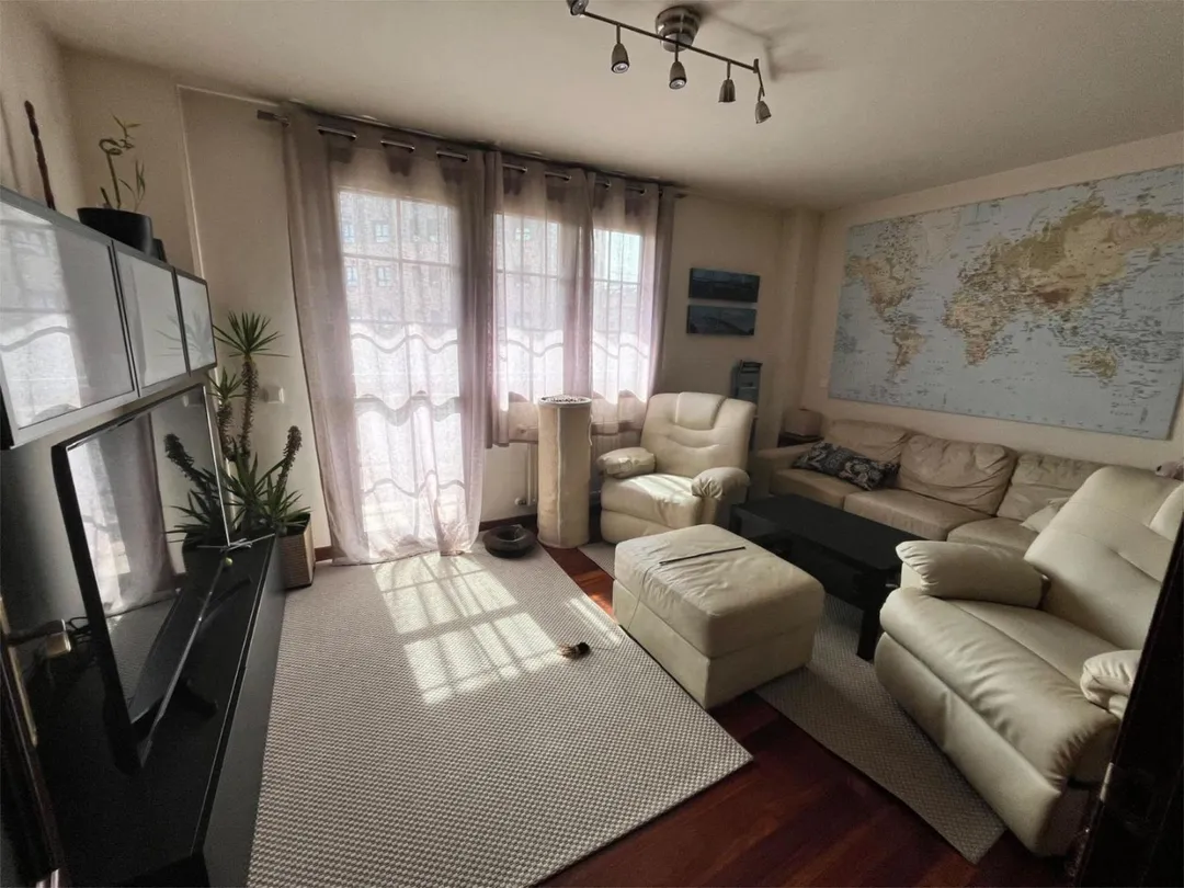 Piso en  Calle Darío de Regoyos 7-21 - Foto 3