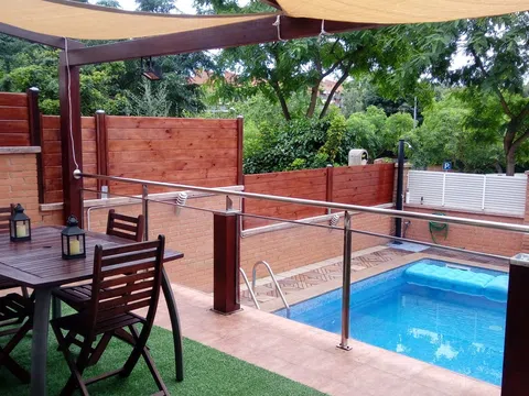 Chalet adosado en calle de Can Vinader, 8 f