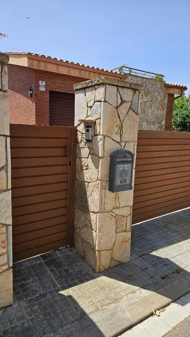 Chalet en  Carrer Cirerer 21 - Foto 3