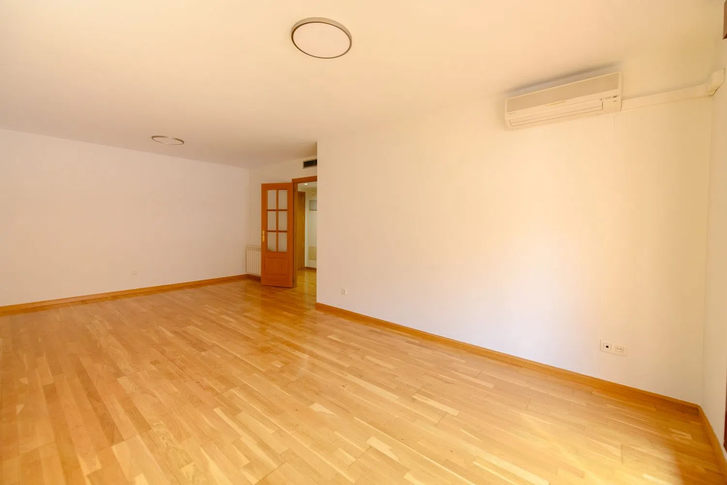 Piso en calle del Marqués de la Valdavia, 99 c - Foto 2