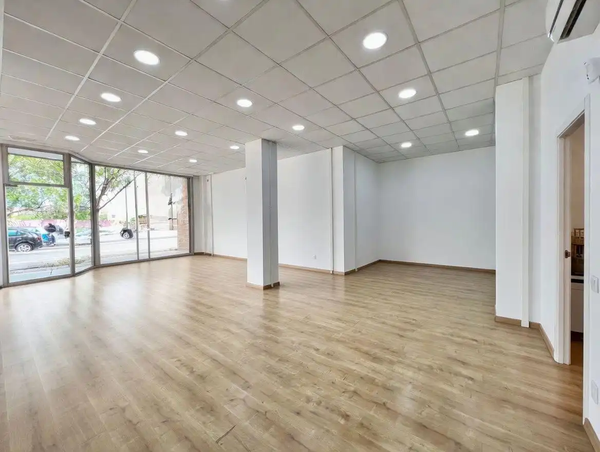 Local comercial en  Carrer SARAJEVO - Foto 4