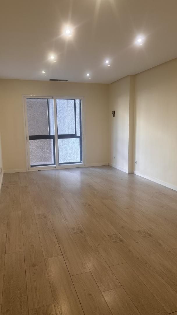 Apartamento en calle Sor Angela de la Cruz 22 - Foto 1