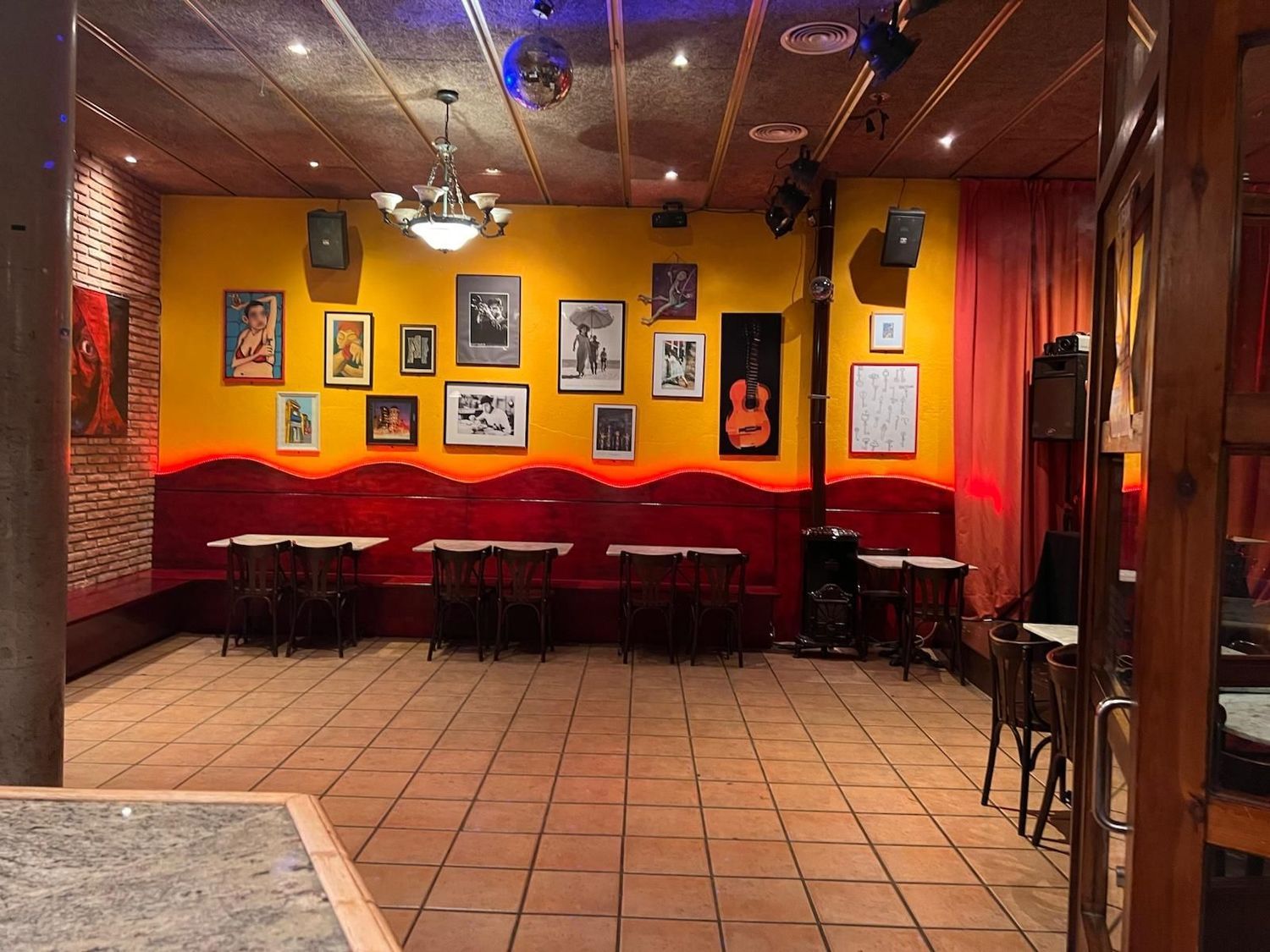Bar de copas en traspaso en Calle del Pati del Gall, 11 - Foto 2