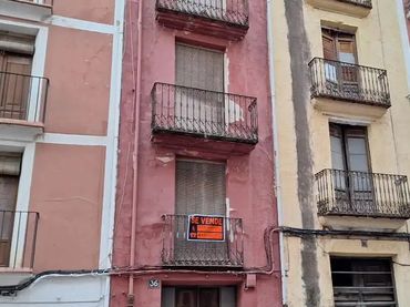 Casa adosada en  Carrer del Vall 36 - Foto 1