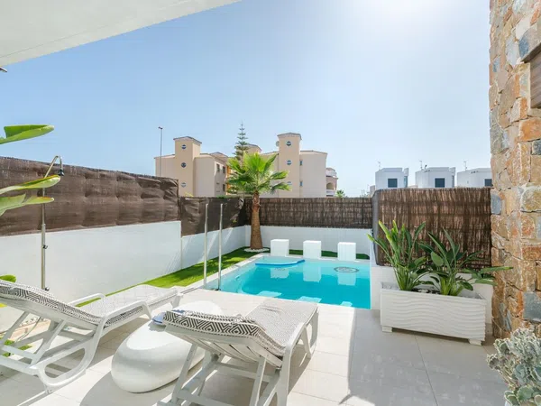 Casa o chalet independiente en Calle Cabo de la Nao, 20, Lomas de Cabo Roig - Foto 1