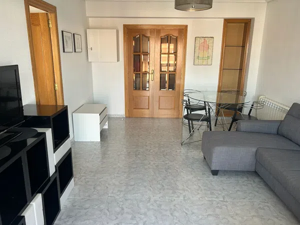 Piso en plaza del Cedre, 2