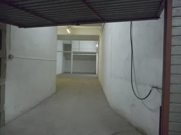 Local comercial en Ripollet - Foto 1