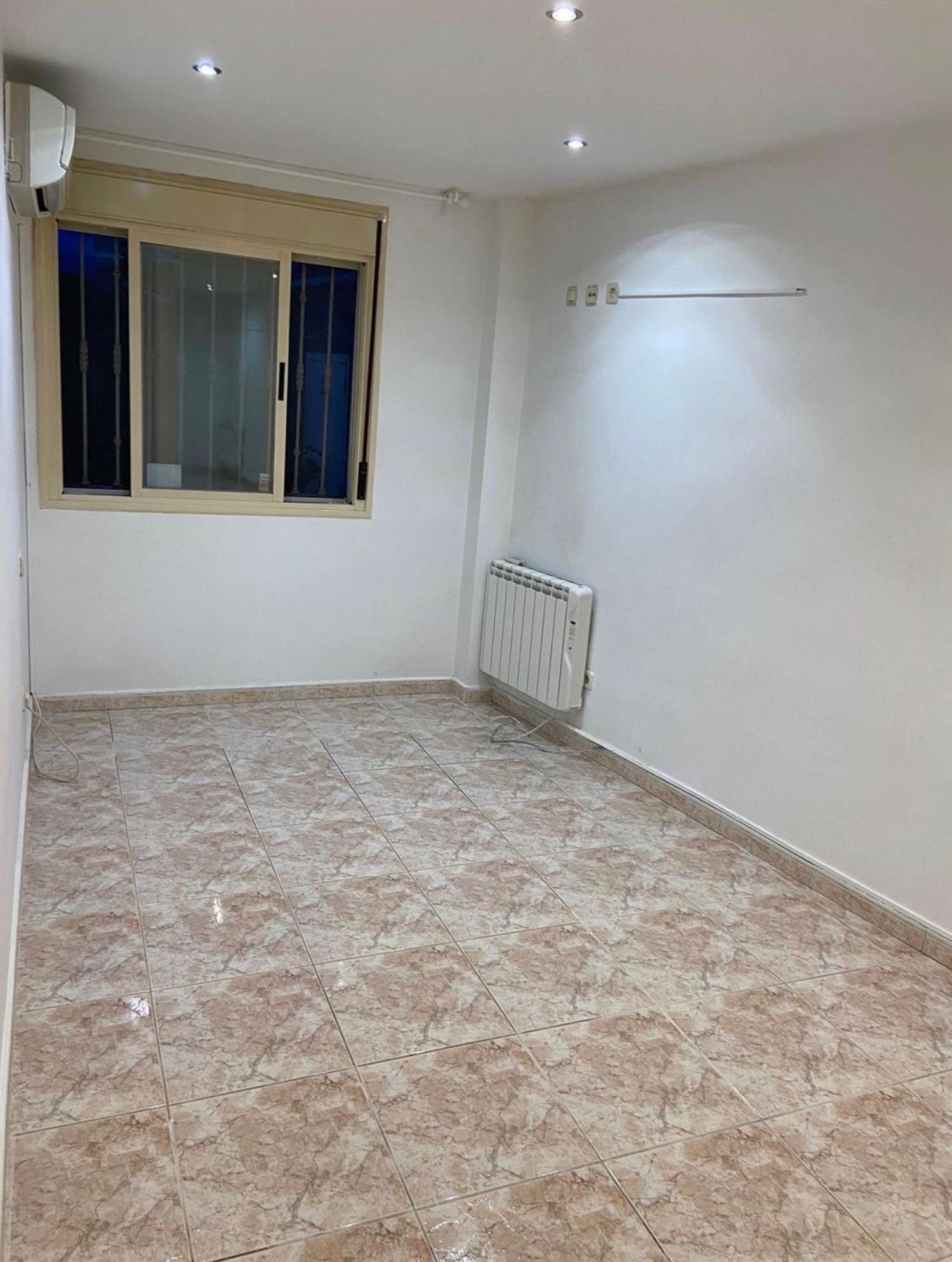 Piso en Calle del Rosario, 63 bajo a - Foto 5