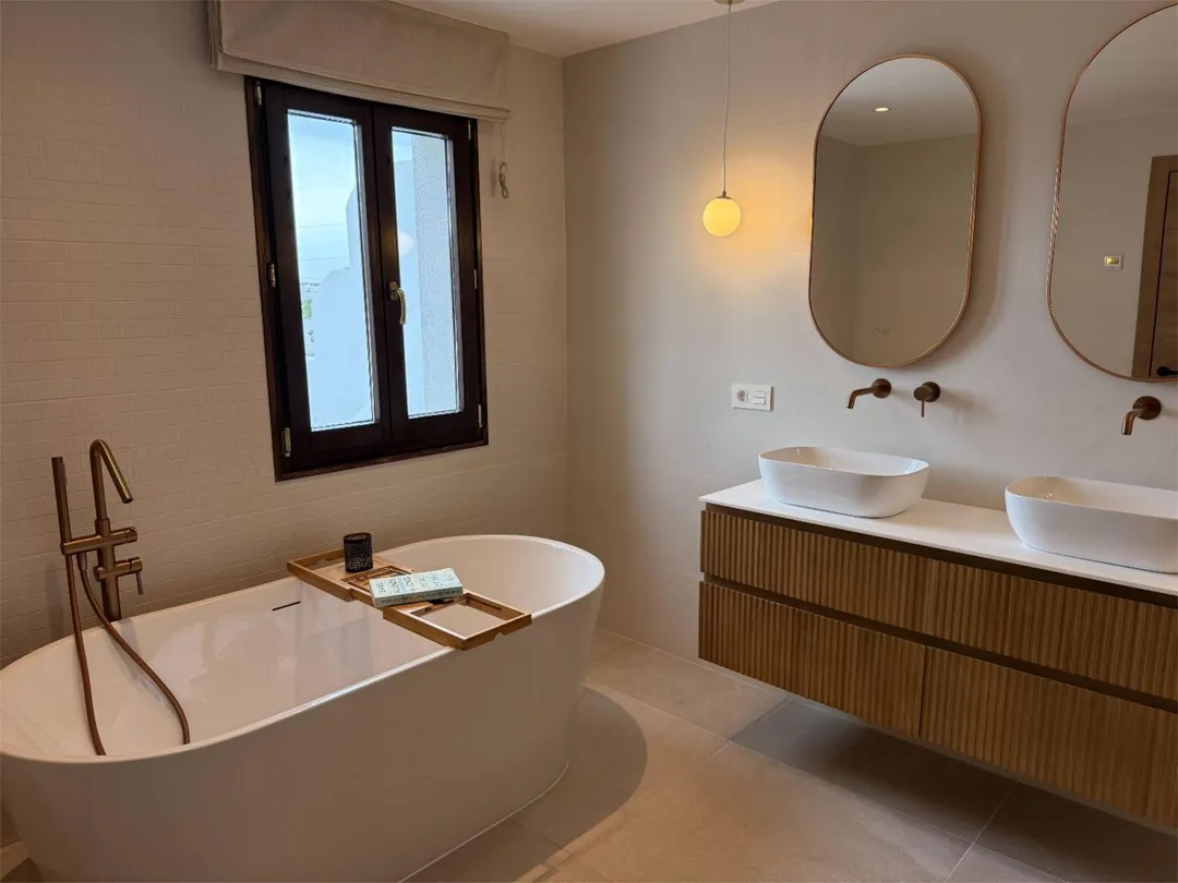 Casa adosada en  Calle del Priorato 15 - Foto 9