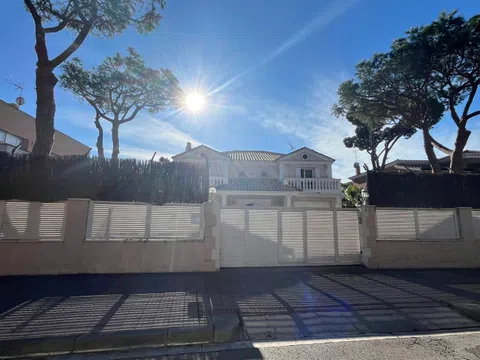 Casa independiente en calle de Cunit, 81
