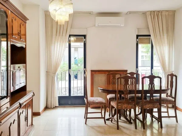 Piso en calle de Embajadores, 37