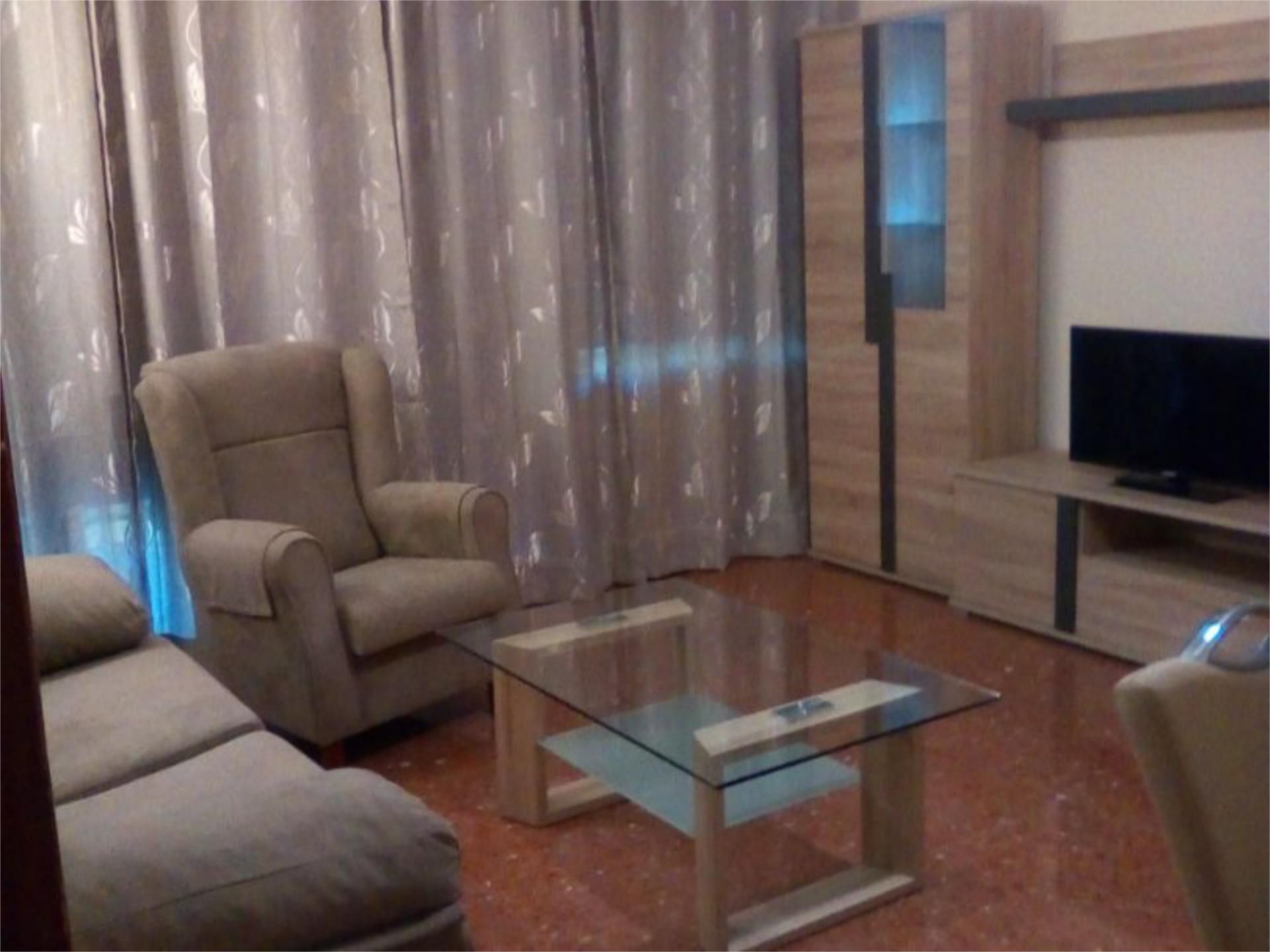 Piso en  Plaza Pintor Isidoro Marín 4