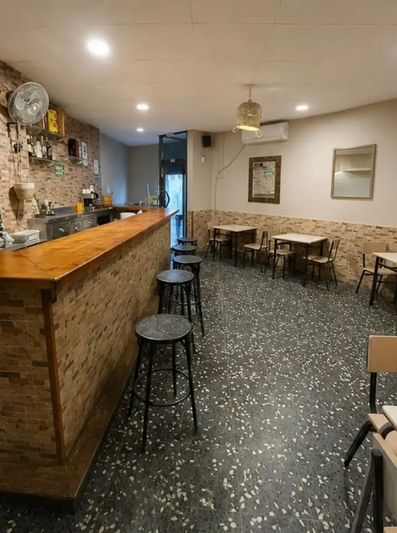 Local comercial en  Carrer de Llevant 20 - Foto 3