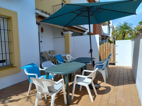 Chalet pareado en Avenida de Eduardo y Felipe Osborne, 2 Numero, Vistahermosa - Foto 4