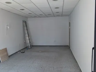 Local comercial en  Carrer de Can Viloca 5 - Foto 4