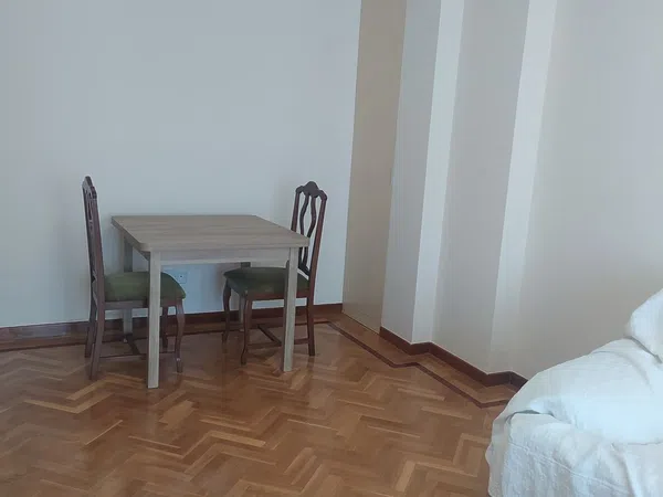 Piso en Capuchinos-Glorieta-C. Jardín - Foto 3