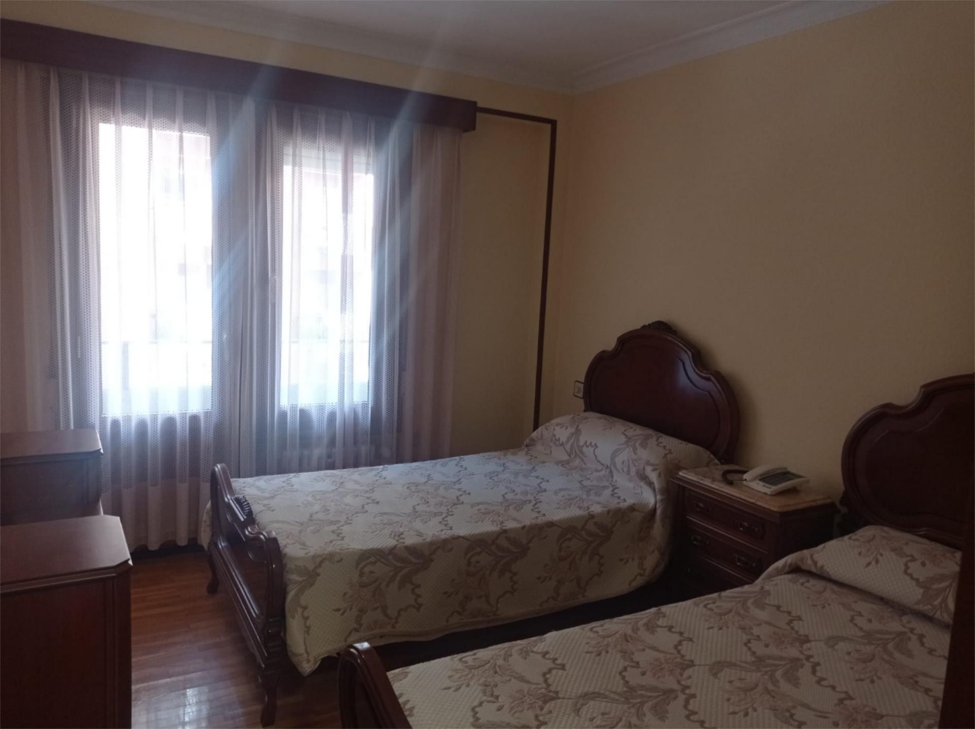 Piso en  Calle Cervantes 13