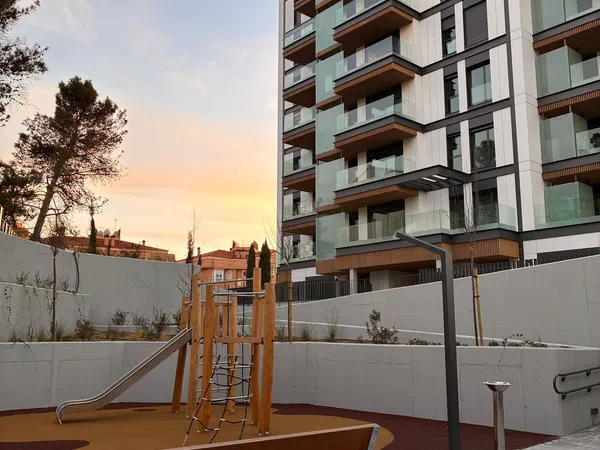 Piso en calle de Mesena, 80