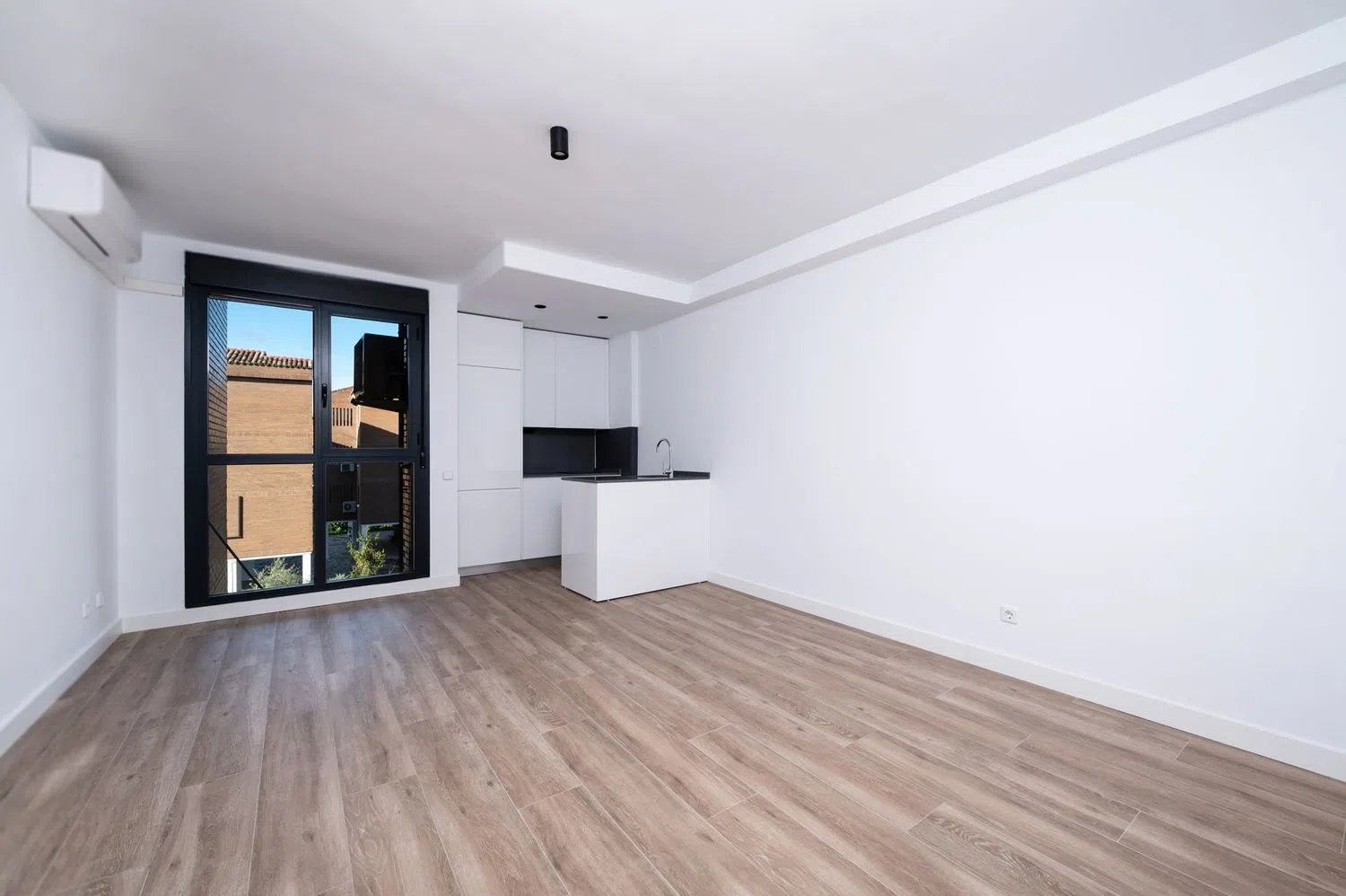 Estudio en calle de Diego Ayllón - Foto 3