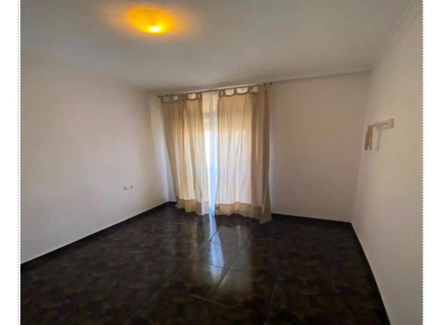 Piso en  Carrer de Cadis 88 - Foto 3