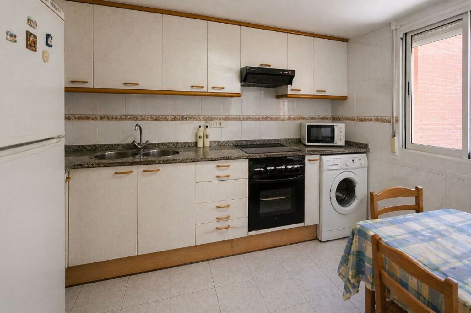 Piso en Avenida Sant Esteve, 23 - Foto 2