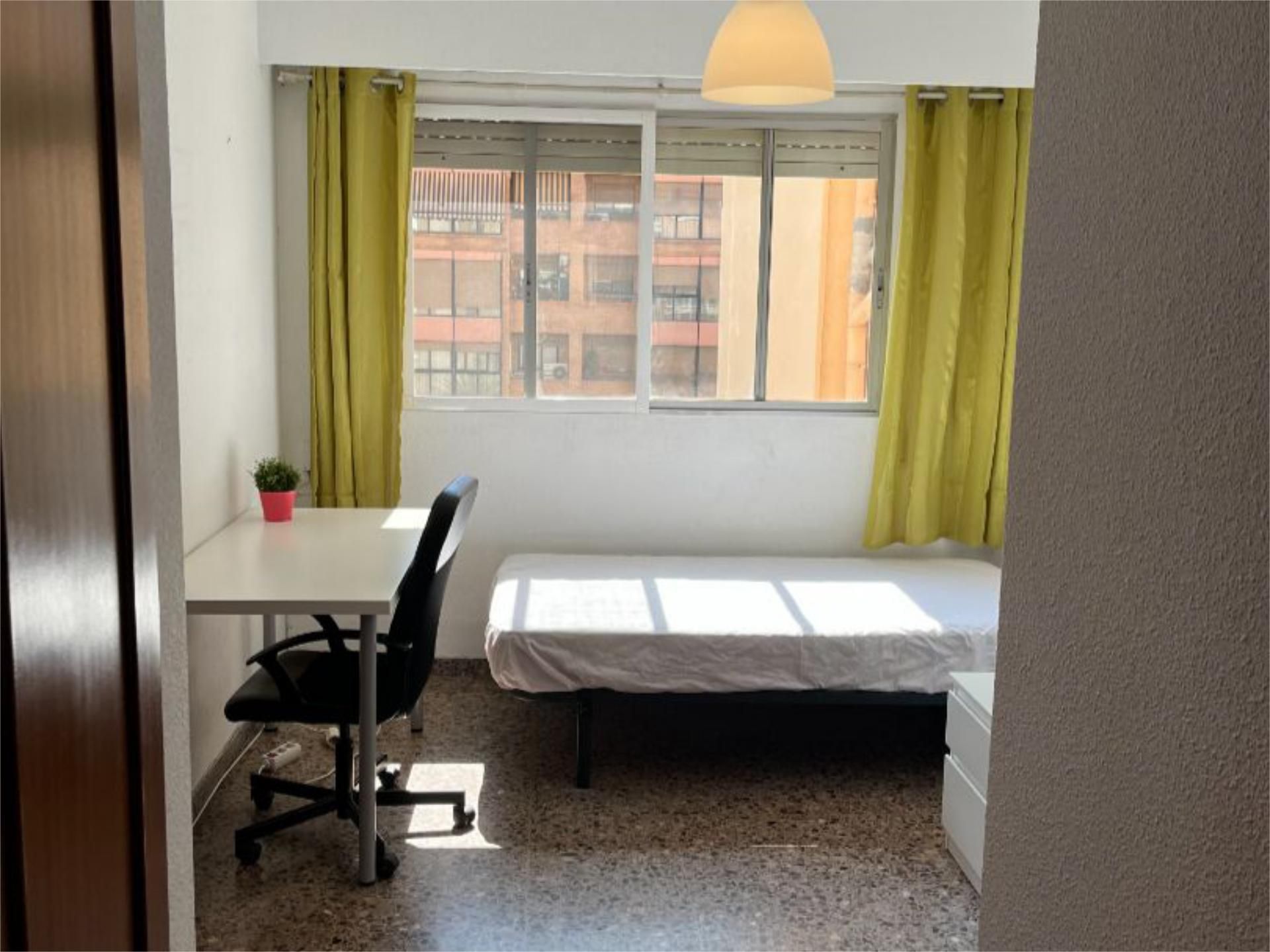 Piso en  Carrer del Clariano 15 - Foto 4