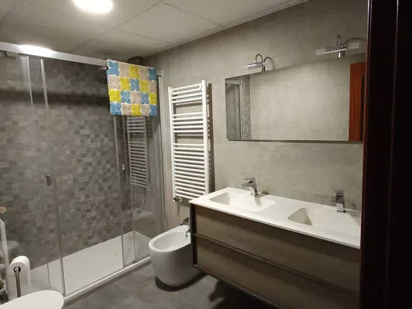 Piso en calle Miguel Serrano, 11