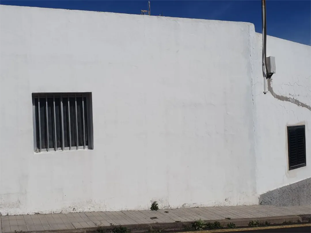 Casa adosada en  Calle el Llano 13 - Foto 2