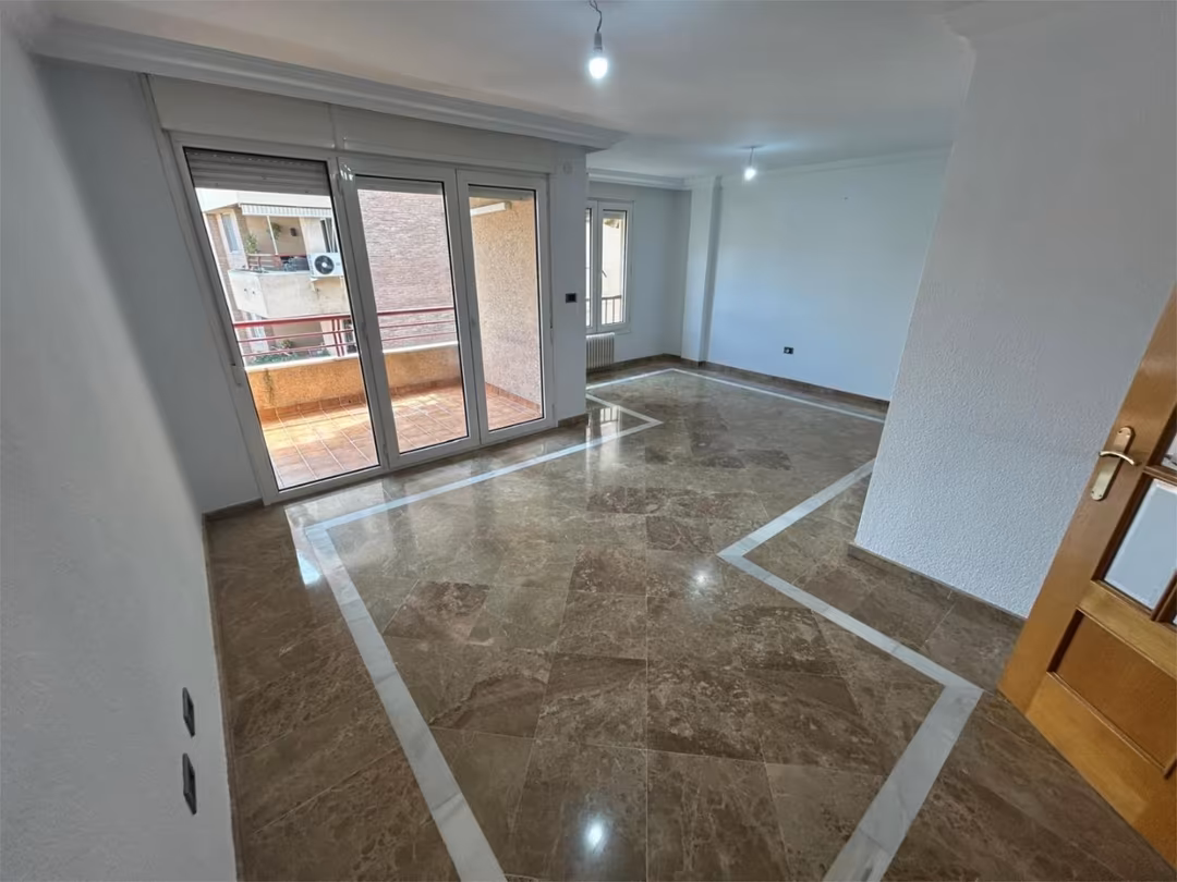 Piso en  Calle Pintor Manuel Maldonado 25 - Foto 2