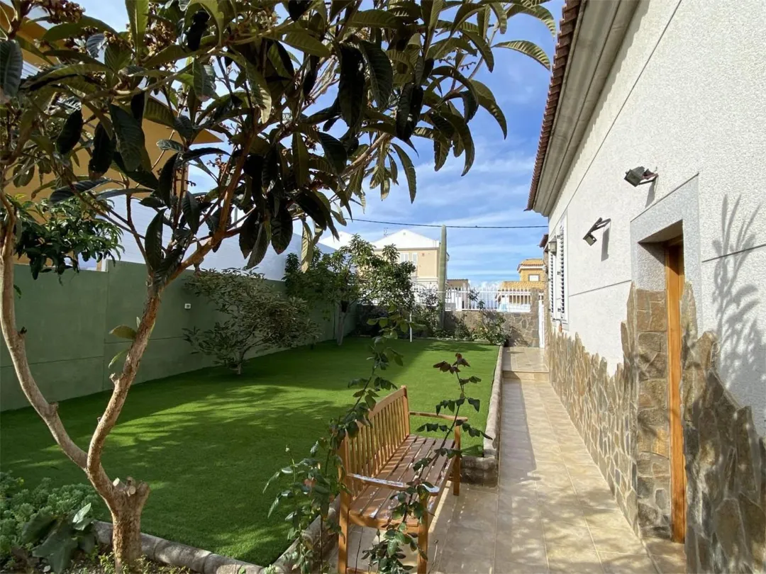 Chalet en  Avenida de la Democracia 39 - Foto 14