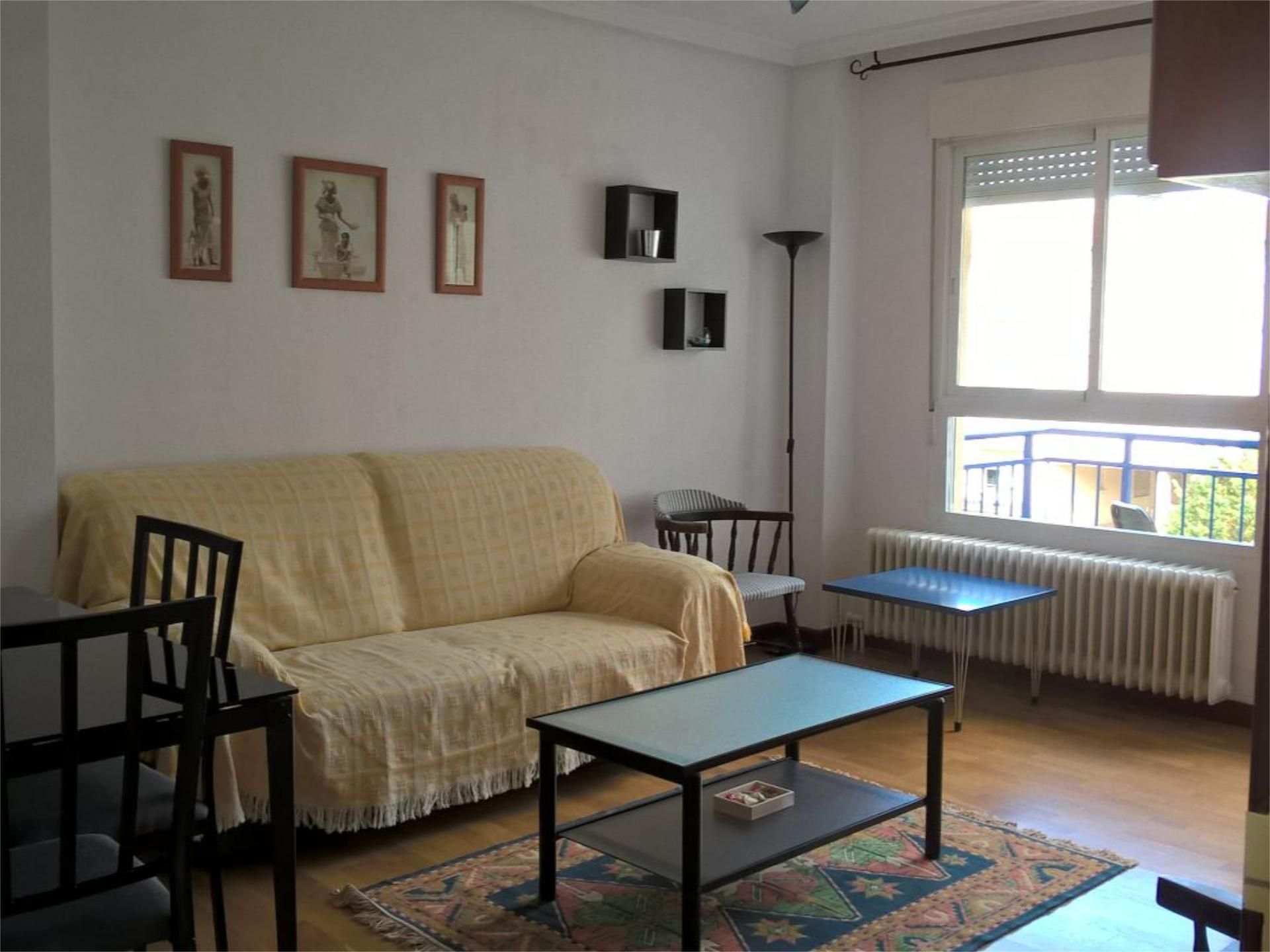 Piso en  Plaza Diego Hurtado de Mendoza 10