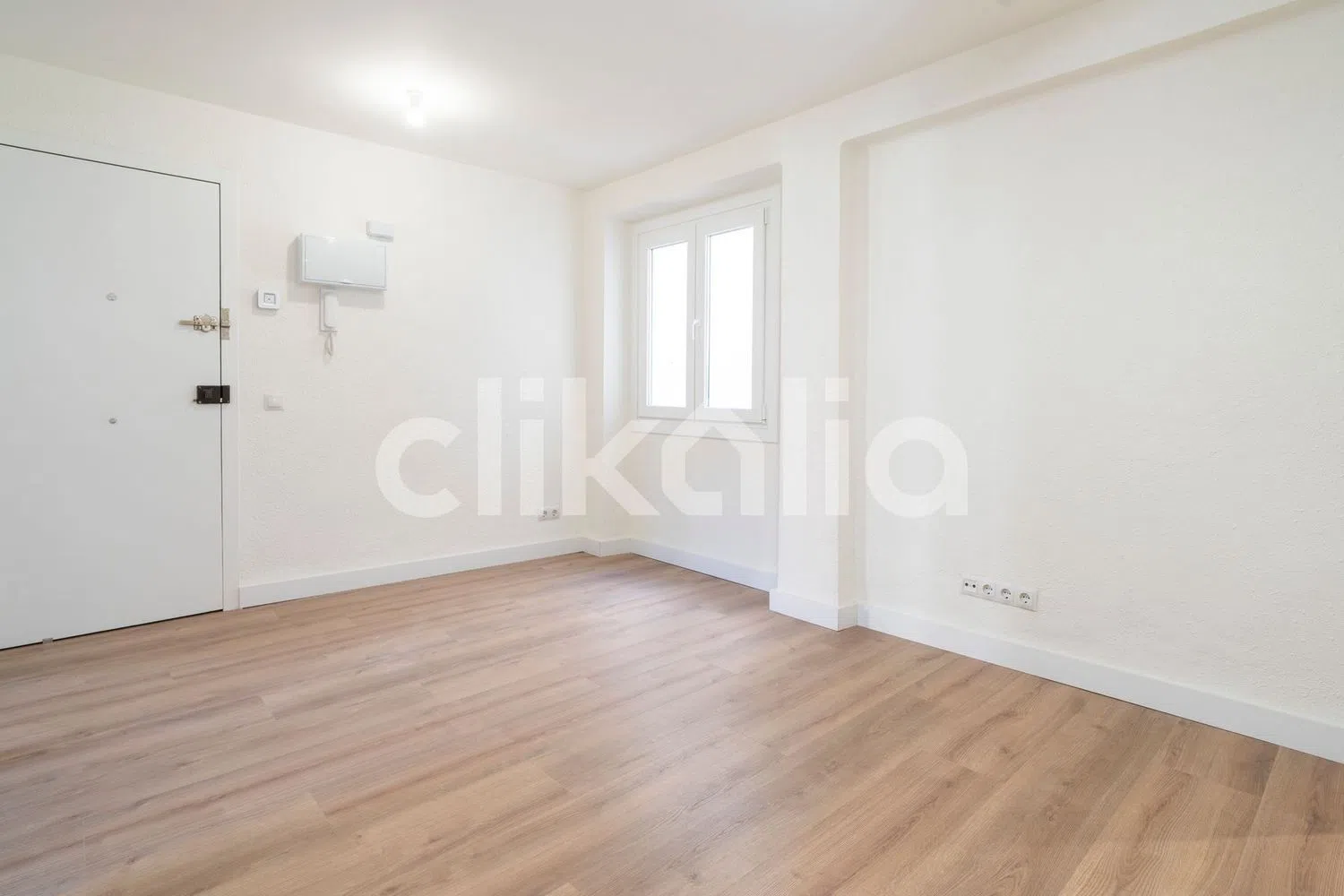 Piso en calle de Salvador Castillo - Foto 1