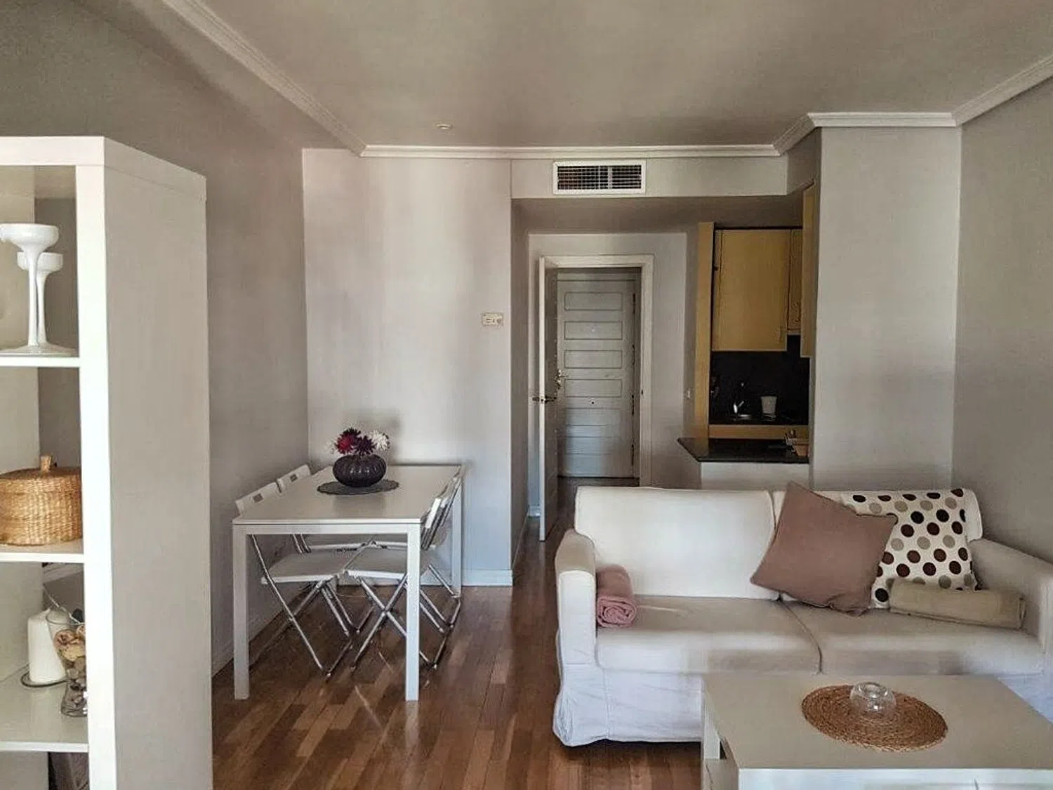 Estudio en calle de Galileo, 104 - Foto 1