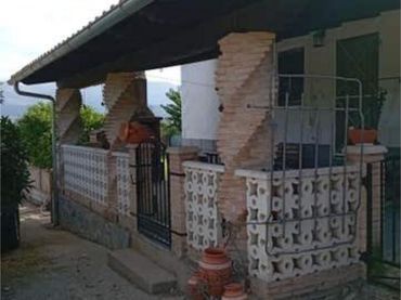 Chalet en Pabellón municipal - Foto 1