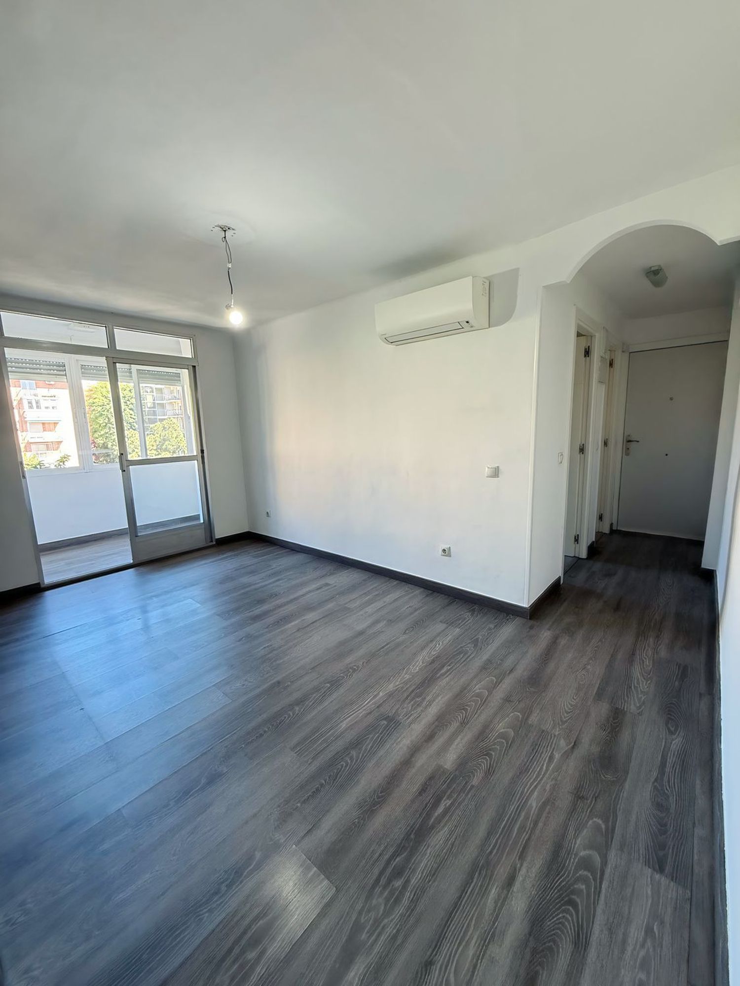 Piso en avenida del Marqués de Corbera, 8 - Foto 1