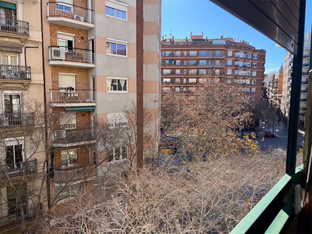 Piso en  Carrer de Manso 3 - Foto 2